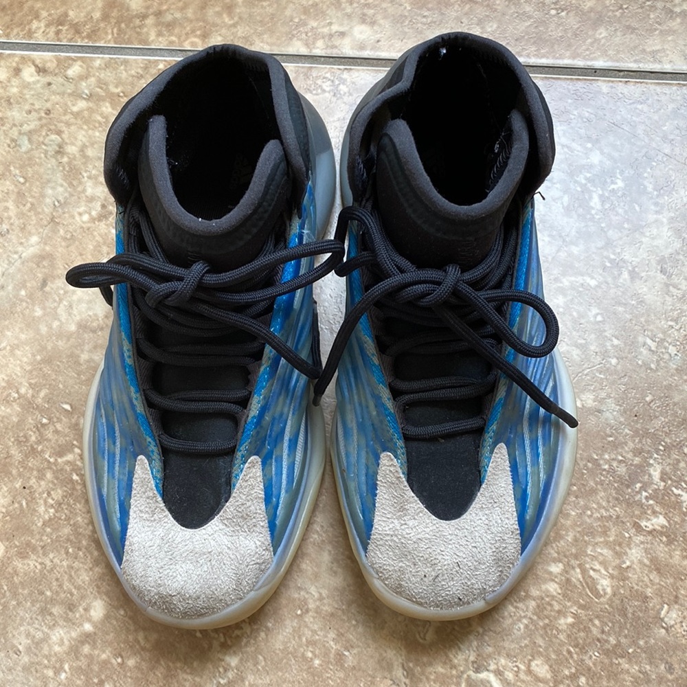Adidas Yeezy QNTM Basketball 'Frozen Blue' size 6